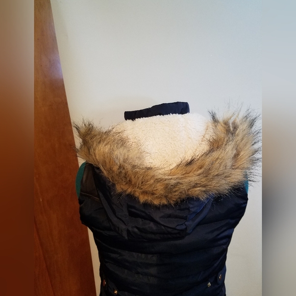 Like New Justify Navy blue vest, Size Small - Picture 7 of 9